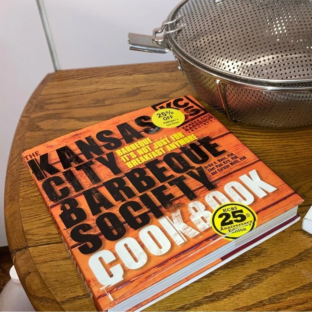 Barbecue Bundle: Cookbook Books-  Kansas City.. & BBQ Sauces  + 3 Grilling T…
